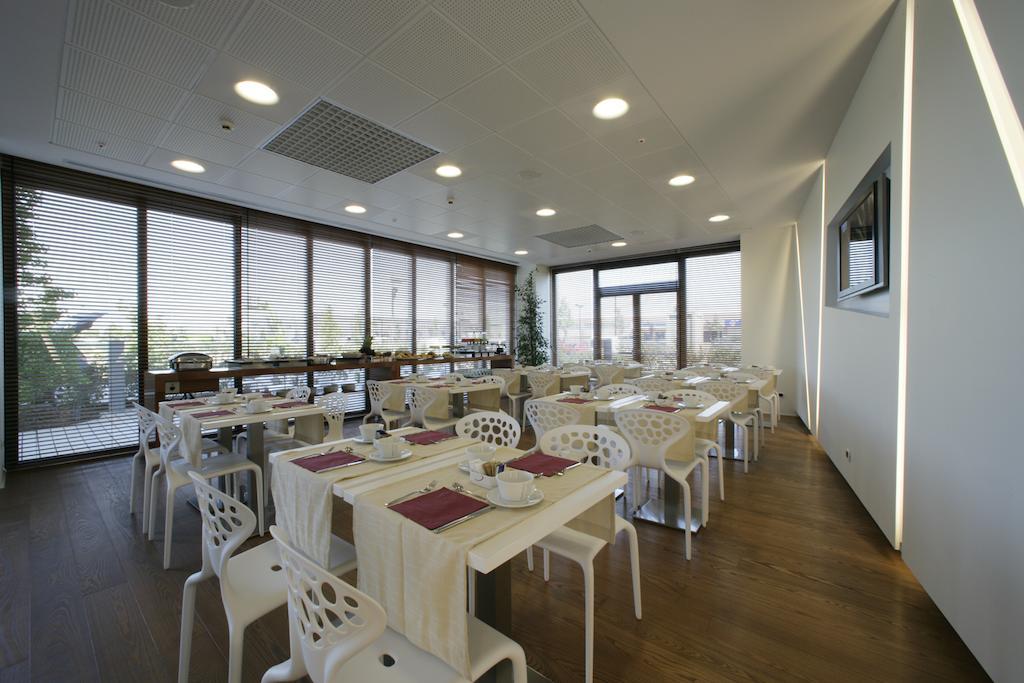 New Ipoint Hotel San Giovanni in Persiceto Exteriér fotografie